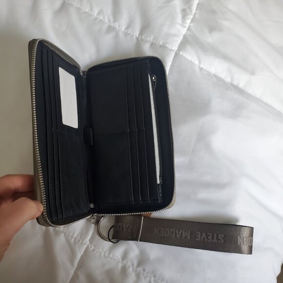 (New) Steve Madden clutch wallet - Picture 7 of 8